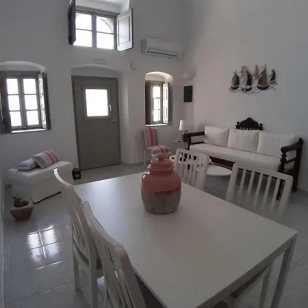 Feggitis Traditional House Casa vacanze Oia (Santorini)