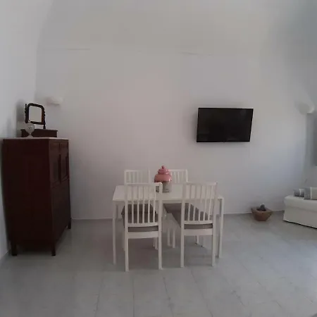 Casa vacanze Feggitis Traditional House Oia (Santorini)