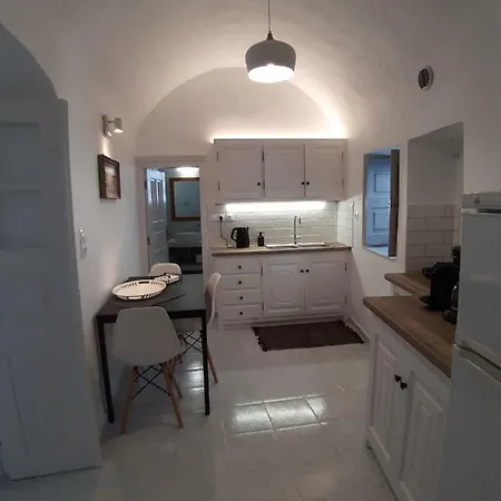 Feggitis Traditional House * Oia (Santorini)